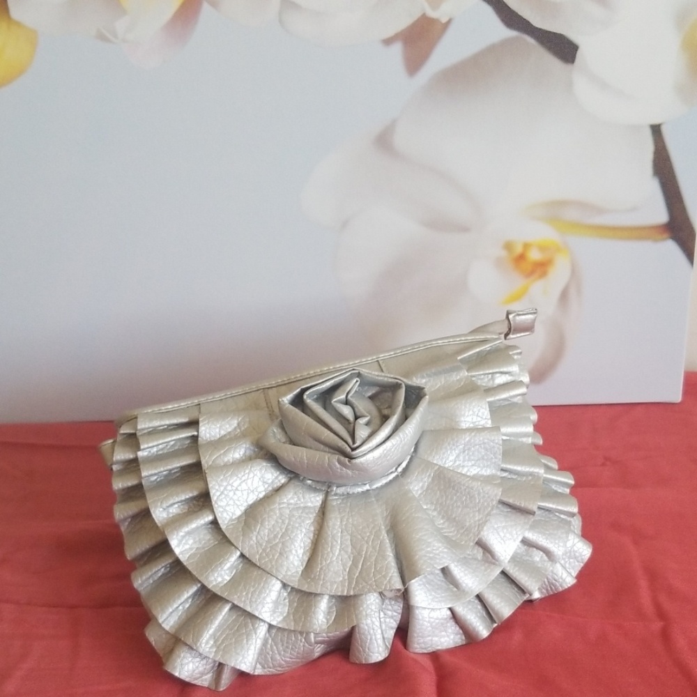 Giannini Silver Rose Clutch,  Lined